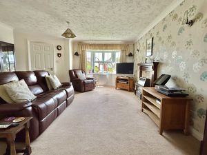 Lounge- click for photo gallery